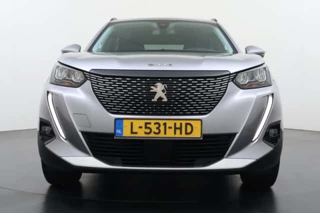 Peugeot 2008 (2021) thumbnail 3