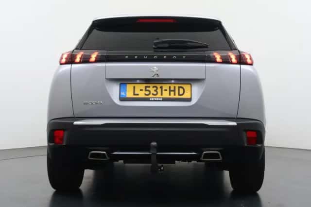 Peugeot 2008 (2021) thumbnail 6