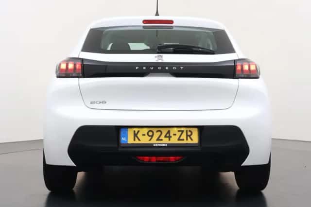Peugeot 208 (2021) thumbnail 6