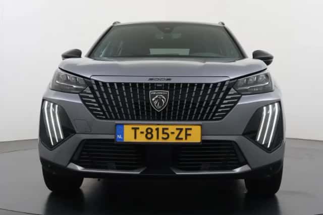 Peugeot e-2008 (2023) thumbnail 3