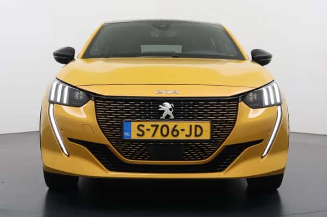 Peugeot e-208 (2023) thumbnail 3