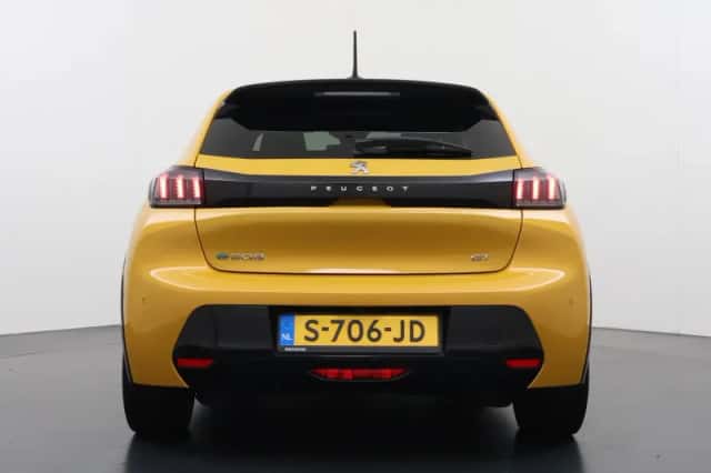 Peugeot e-208 (2023) thumbnail 6