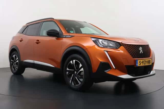 Peugeot e-2008 (2023) thumbnail 2