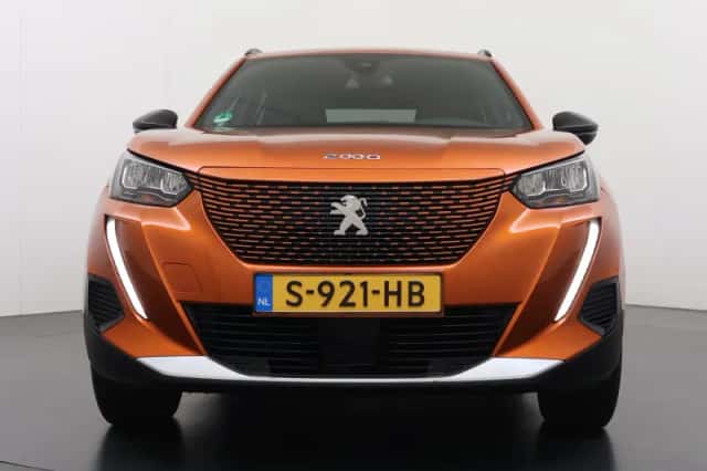 Peugeot e-2008 (2023) thumbnail 3