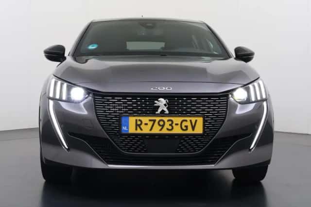 Peugeot 208 (2022) thumbnail 3