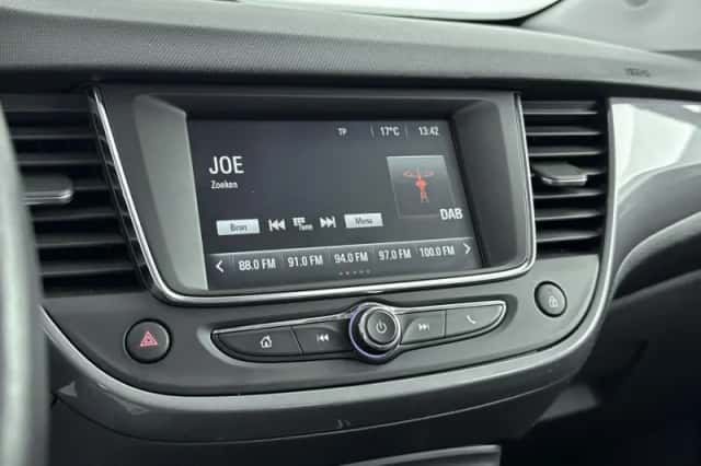 Opel Crossland (2022) thumbnail 25