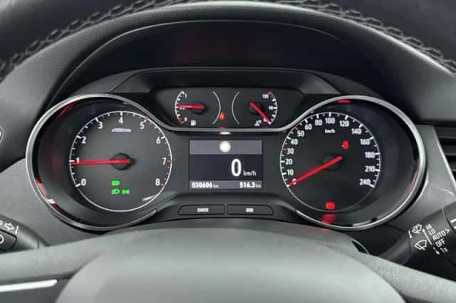 Opel Crossland (2022) thumbnail 28