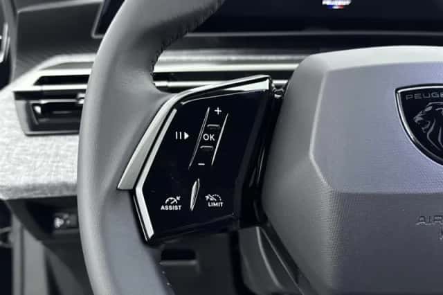 Peugeot e-3008 (2025) thumbnail 14