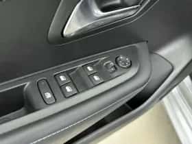 Peugeot 208 (2022) thumbnail 15