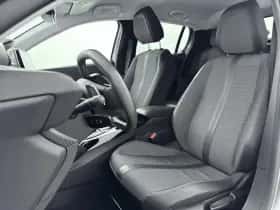Peugeot 208 (2022) thumbnail 9