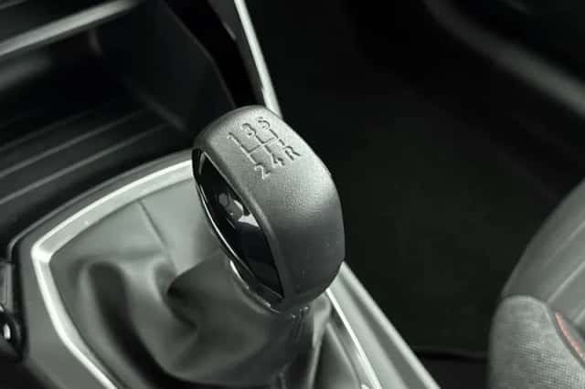 Peugeot 208 (2022) thumbnail 23