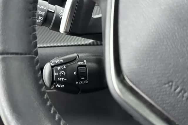 Peugeot 208 (2024) thumbnail 18