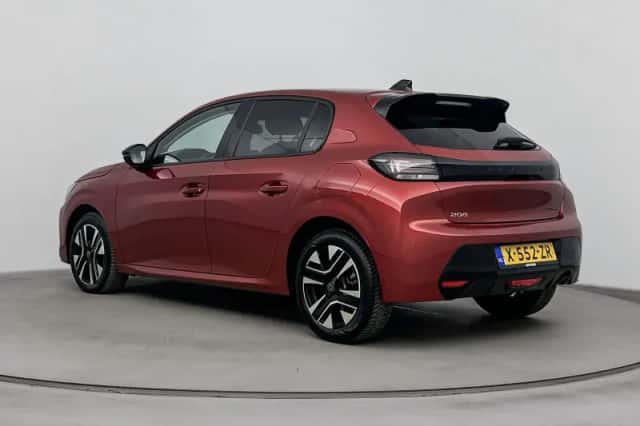 Peugeot 208 (2024) thumbnail 3