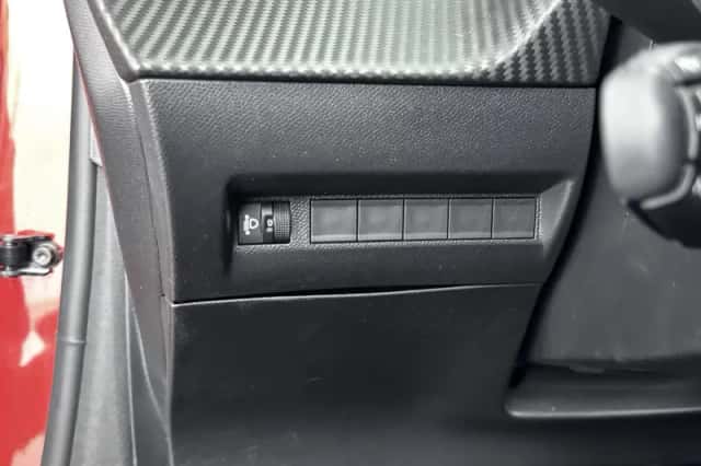 Peugeot 208 (2024) thumbnail 30