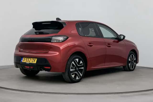 Peugeot 208 (2024) thumbnail 5