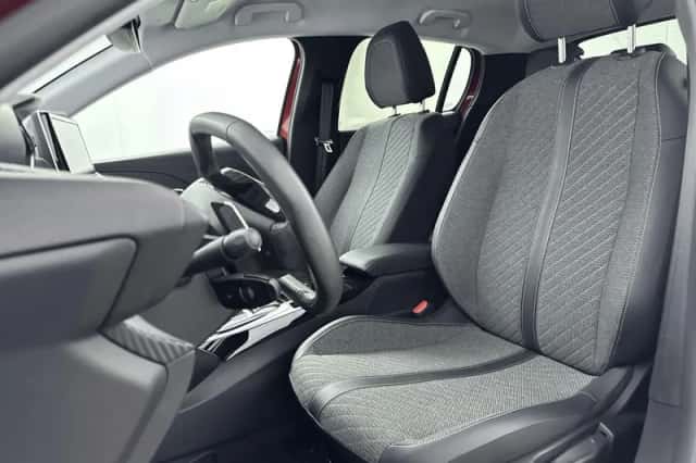 Peugeot 208 (2024) thumbnail 9