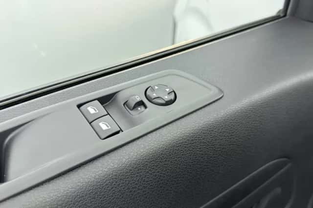 Opel Vivaro-e (2025) thumbnail 15