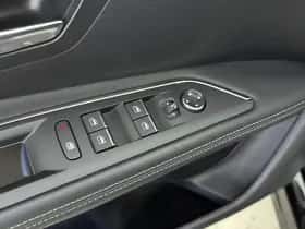 Peugeot 3008 (2022) thumbnail 16