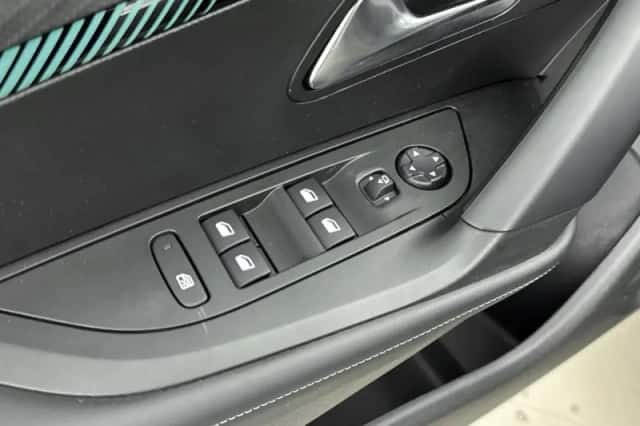 Peugeot 2008 (2022) thumbnail 15