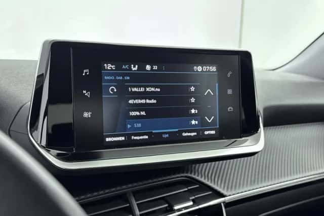 Peugeot 2008 (2022) thumbnail 19