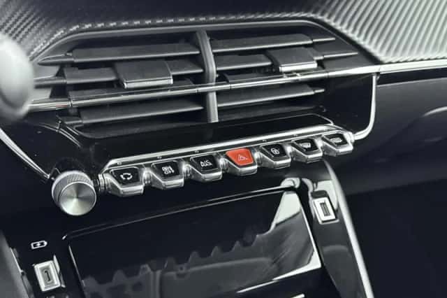 Peugeot 2008 (2022) thumbnail 23