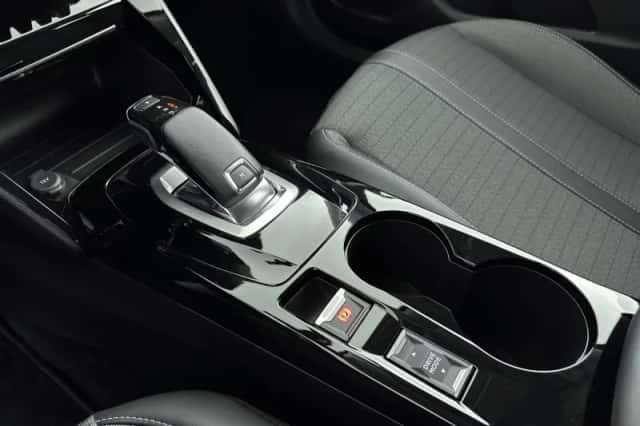 Peugeot 2008 (2022) thumbnail 24