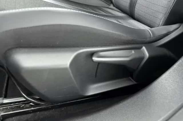 Peugeot 2008 (2022) thumbnail 28