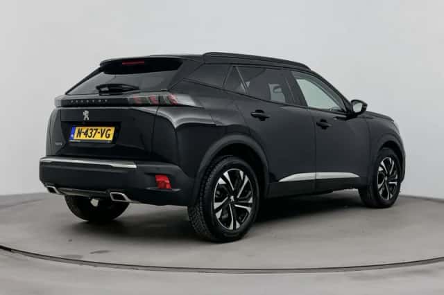 Peugeot 2008 (2022) thumbnail 5