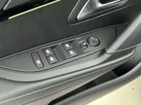 Peugeot 208 (2021) thumbnail 16