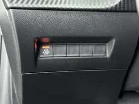 Peugeot 208 (2021) thumbnail 32