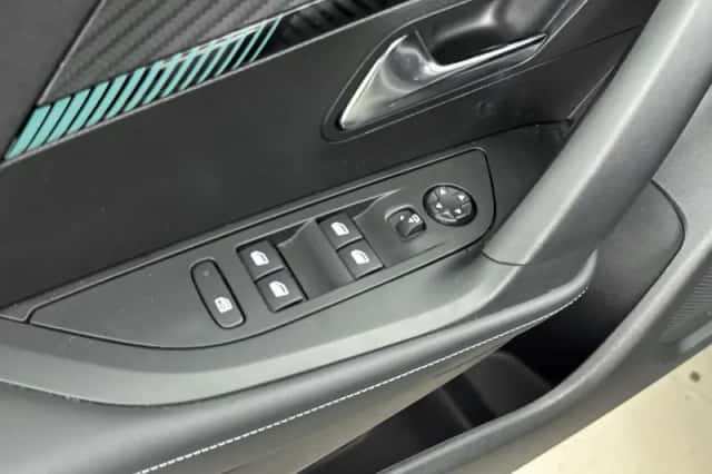 Peugeot 2008 (2022) thumbnail 15