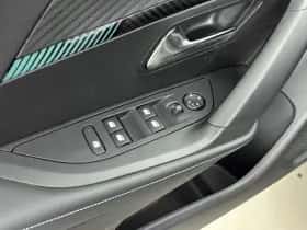 Peugeot 2008 (2022) thumbnail 15