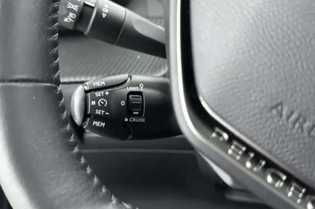 Peugeot 2008 (2022) thumbnail 18