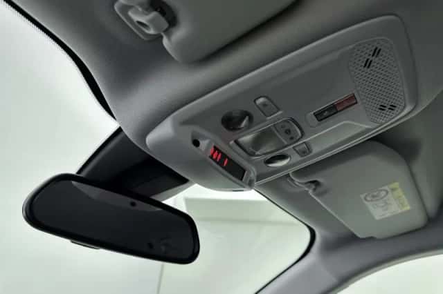 Peugeot 2008 (2022) thumbnail 25