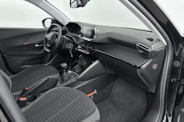 Peugeot 2008 (2021) thumbnail 12