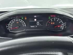Peugeot 2008 (2021) thumbnail 17