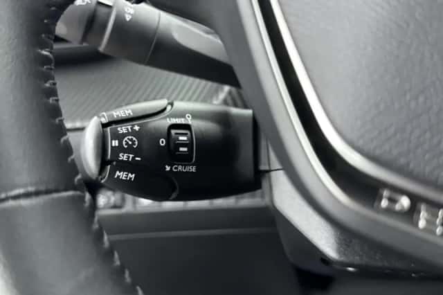 Peugeot 2008 (2021) thumbnail 18