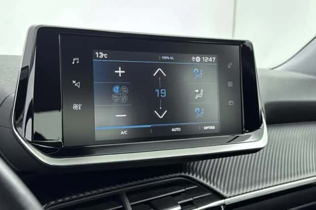 Peugeot 2008 (2021) thumbnail 22