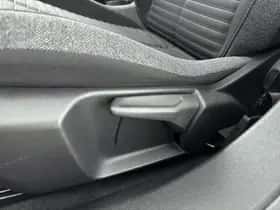 Peugeot 2008 (2021) thumbnail 28