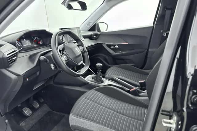 Peugeot 2008 (2021) thumbnail 10