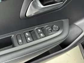 Peugeot 208 (2023) thumbnail 15