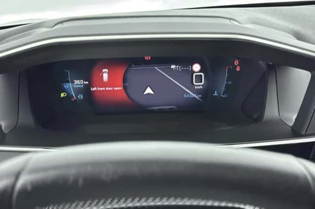 Peugeot 208 (2023) thumbnail 17