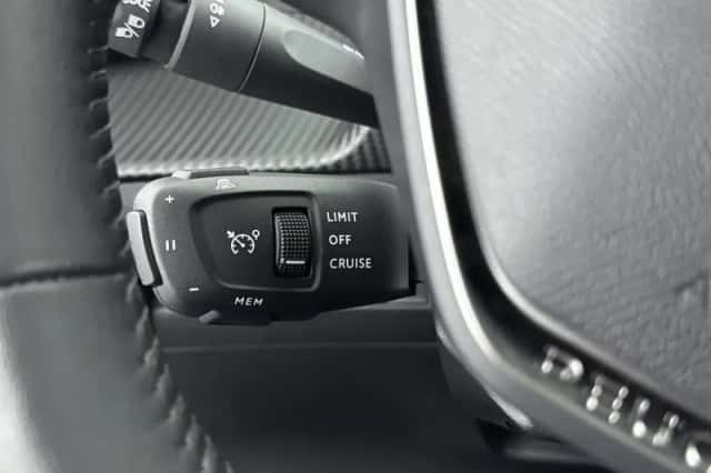 Peugeot 208 (2023) thumbnail 18