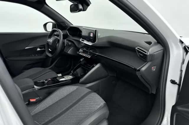 Peugeot 2008 (2025) thumbnail 12