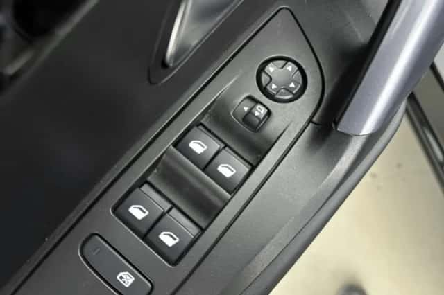 Peugeot 2008 (2021) thumbnail 15