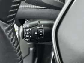 Peugeot 2008 (2021) thumbnail 18