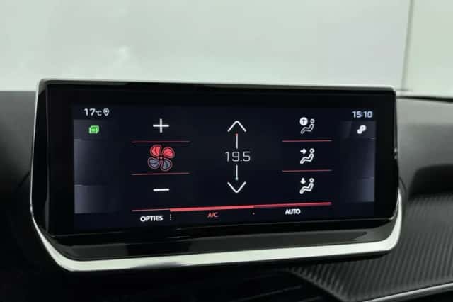 Peugeot 2008 (2021) thumbnail 21