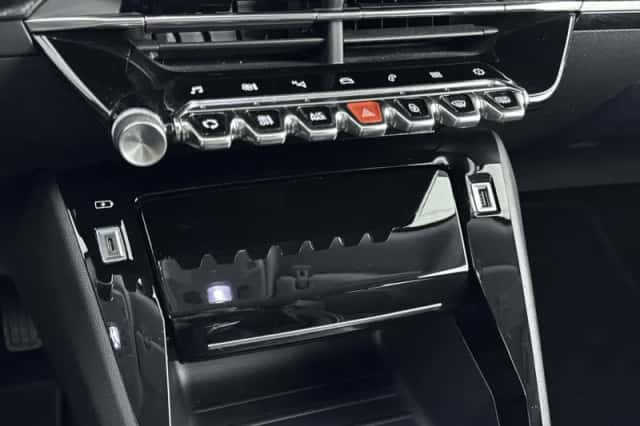 Peugeot 2008 (2021) thumbnail 22