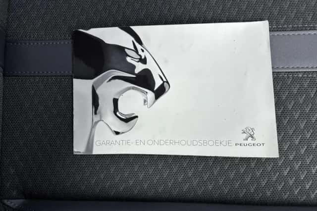Peugeot 2008 (2021) thumbnail 26