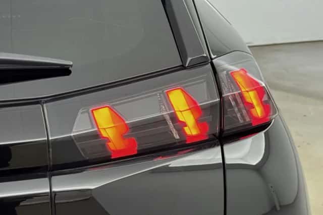 Peugeot 2008 (2021) thumbnail 29